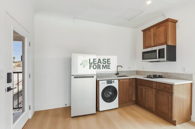 Building Photo - 8959 Hargis St