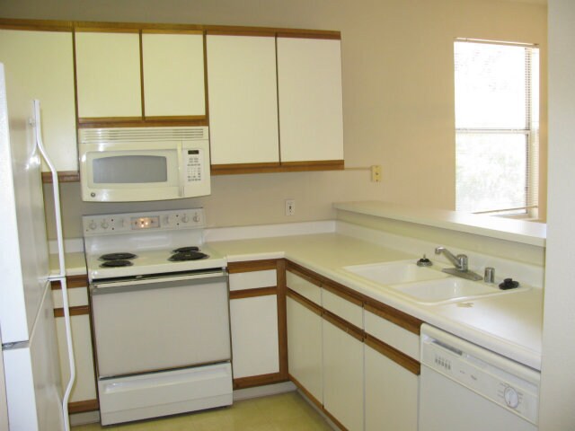 Building Photo - 951 S 12th St