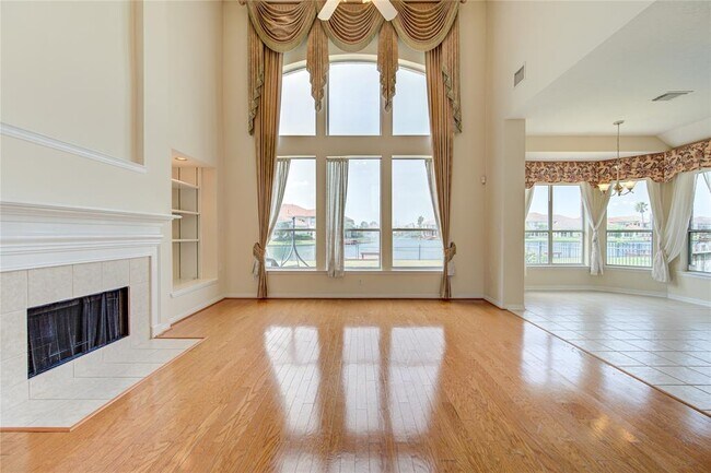 Building Photo - 11914 Newport Shore Dr