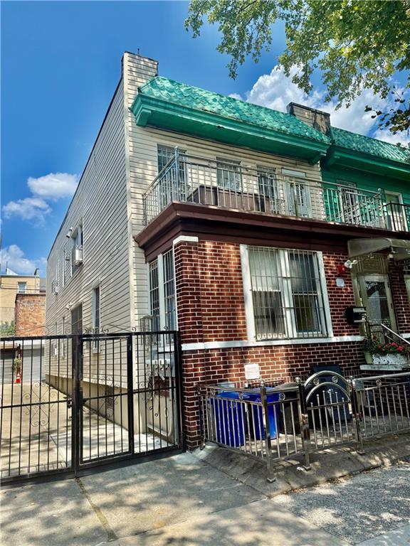 Building Photo - 561 61st St