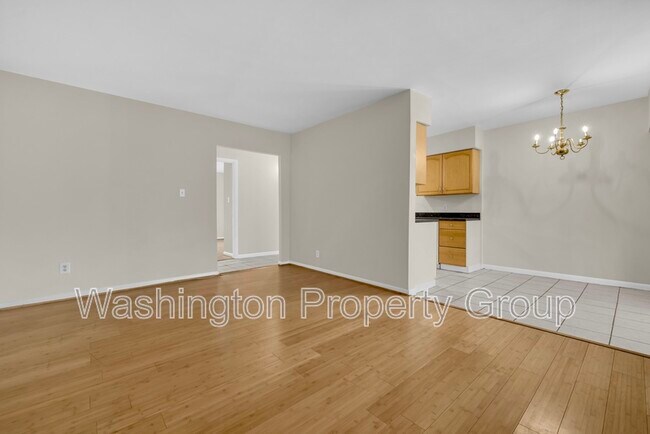 Building Photo - 2200 Castle Rock Square