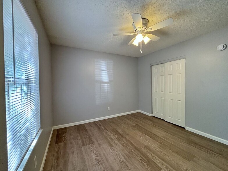 Building Photo - 2641 Maverick Ln