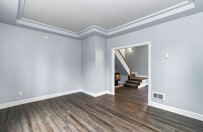 Building Photo - 127 Lincoln Ave