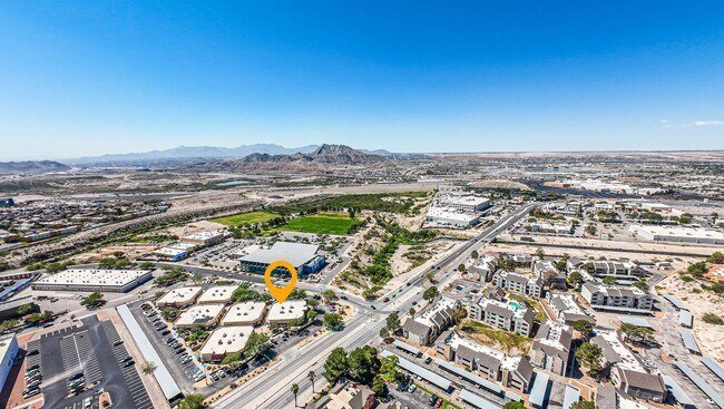 Building Photo - Move-in ready professional office space fo...