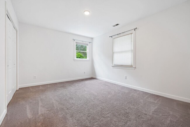 Building Photo - Bolin Creek 4 Bedroom House with Fabulous Forest Views Available May 15!