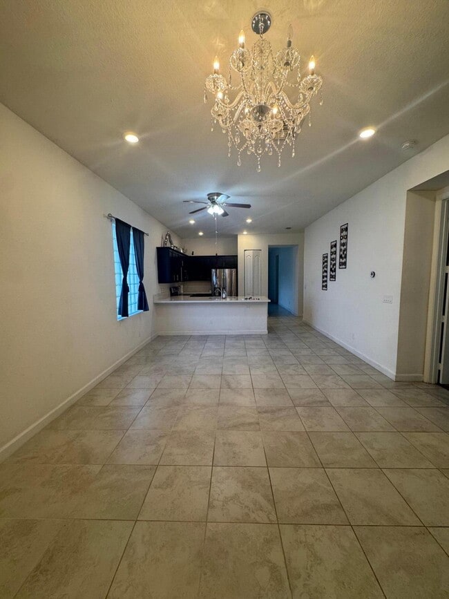 Building Photo - 4474 Buena Tara Dr