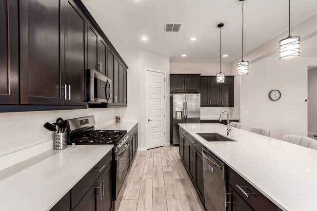 Building Photo - 941 Treasure Trl