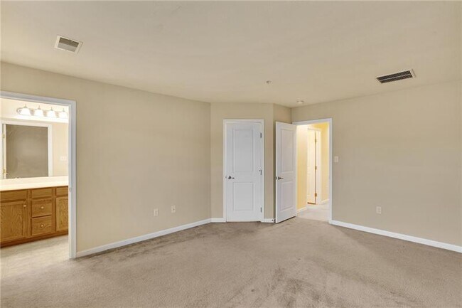 Building Photo - 620 Fairgate Drive