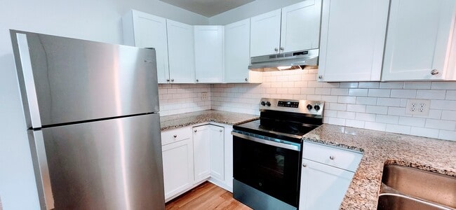 Building Photo - 5540 Everglades Trail