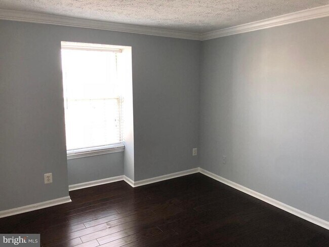 Building Photo - 17050 Capri Ln