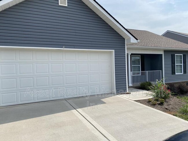 Building Photo - 2022 Bluebonnet Drive