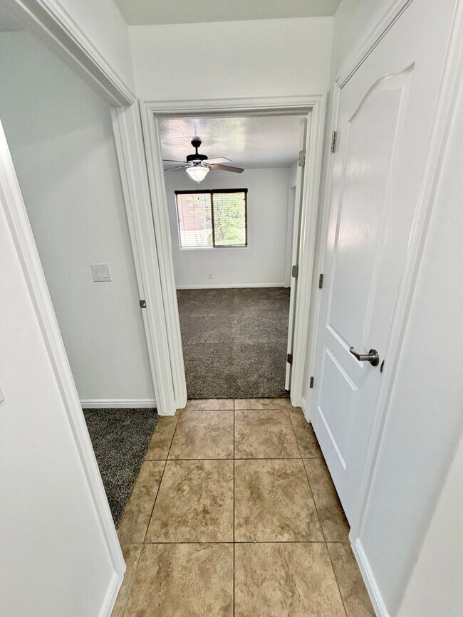 Building Photo - Beautiful Riverstone Home!!