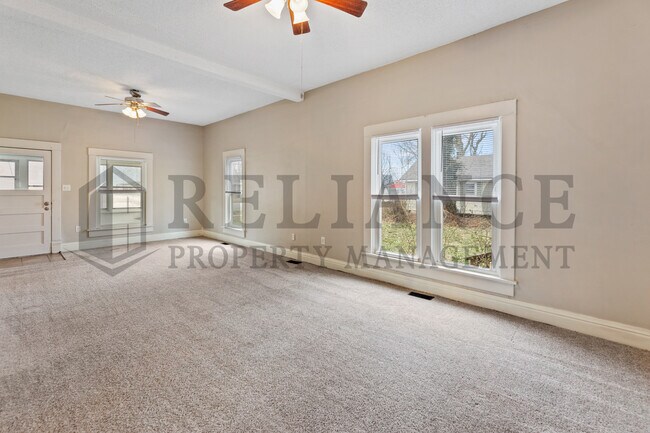 Building Photo - 215 S Kansas St