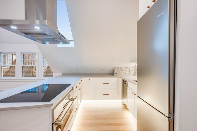 Building Photo - 79 Dana St