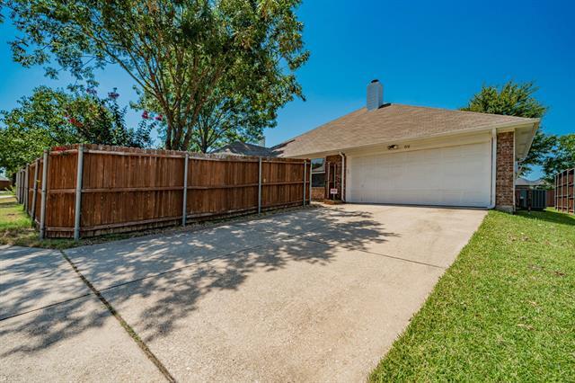 Building Photo - 910 Crater Lake Ct