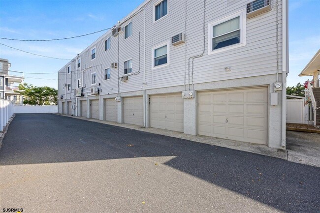 Building Photo - 2707 Ventnor Ave