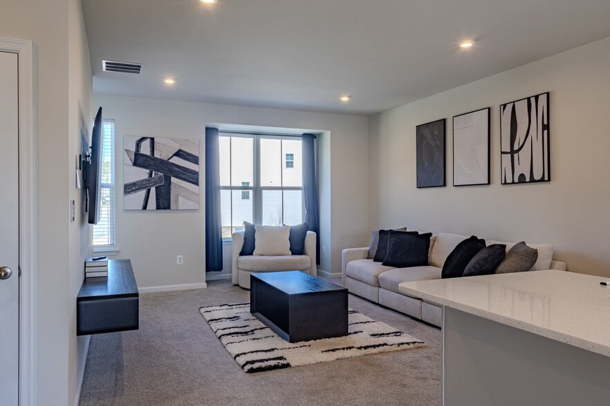 Building Photo - 8679 Stevenson Ln