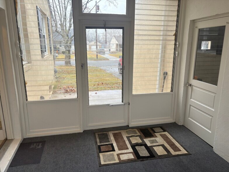 Building Photo - 644 Rosenthal Ave