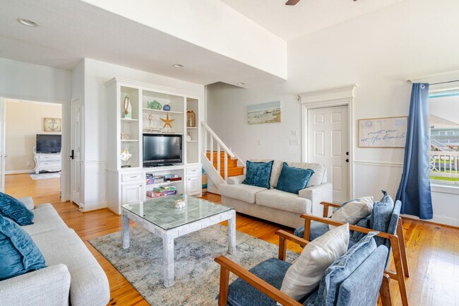 Building Photo - 814 Helen Blvd