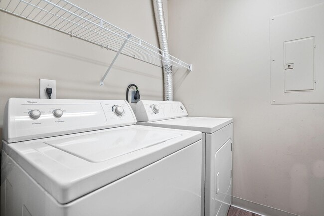 Building Photo - 5027 Stratford Pine Ln