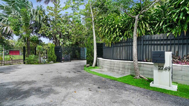 Building Photo - 2249 Lazy Ln