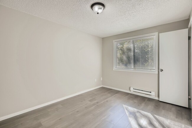 Building Photo - 209 E 36th St