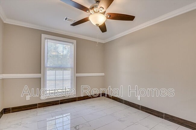 Building Photo - 238 Cavalier Dr