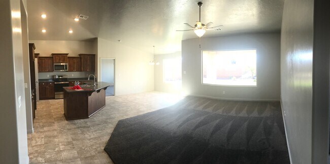 Building Photo - Beautiful Like New 4 bedroom home in Washington Fields!