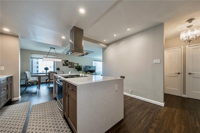 Building Photo - 320 Fort Duquesne Blvd