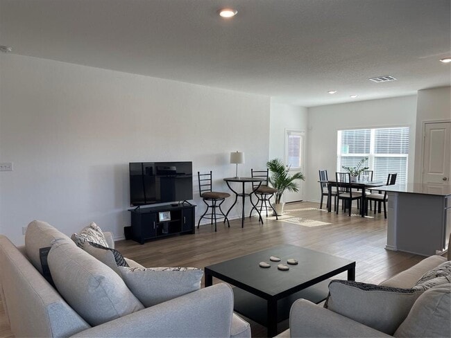 Building Photo - 129 Starflower Cv