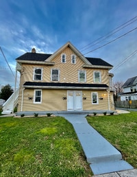 Building Photo - 118-118 S Main St