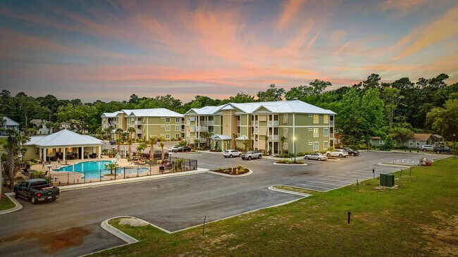 Building Photo - 587A Sunnyside Ave