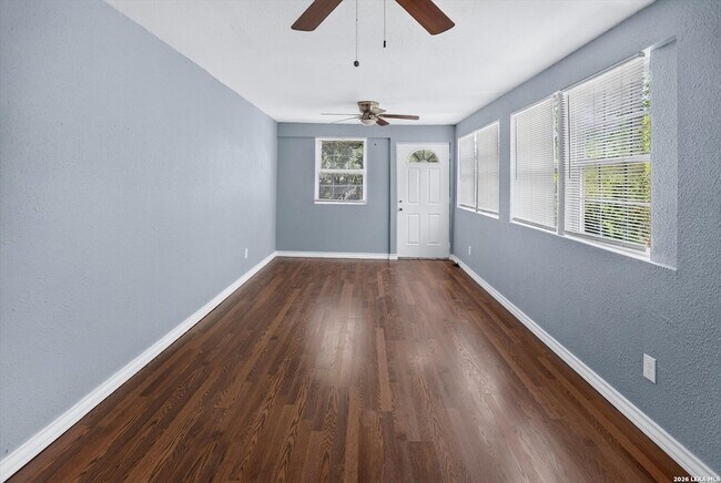 Building Photo - 5318 Costa Mesa St