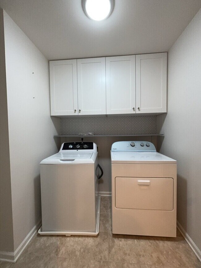 Building Photo - 292 Calm Water Way