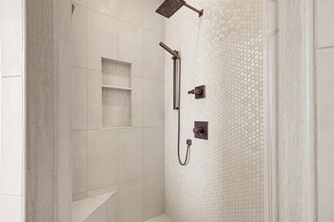 Building Photo - 305 Harborside Cir