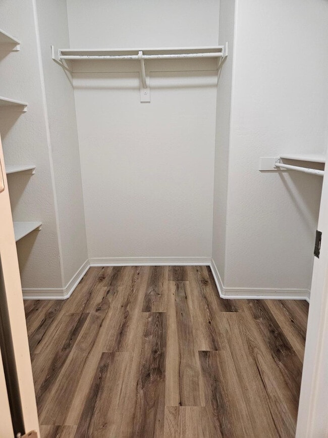 Building Photo - 2204 W Le Marche Ave