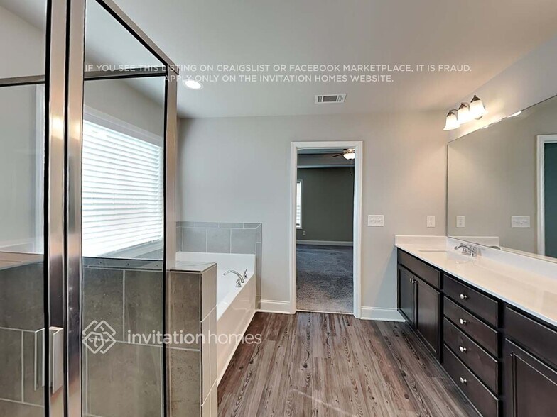 Building Photo - 3376 BRYANT Mdw Cir