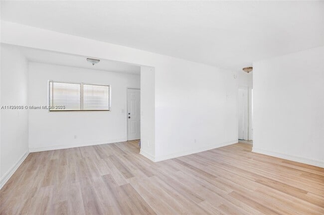 Building Photo - 350 75th St