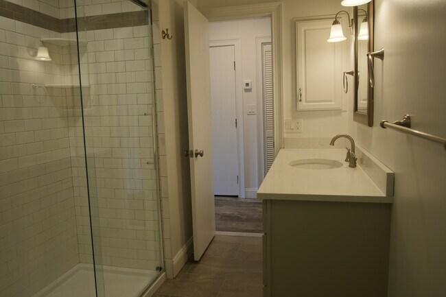 Building Photo - 589 Overlook Rd