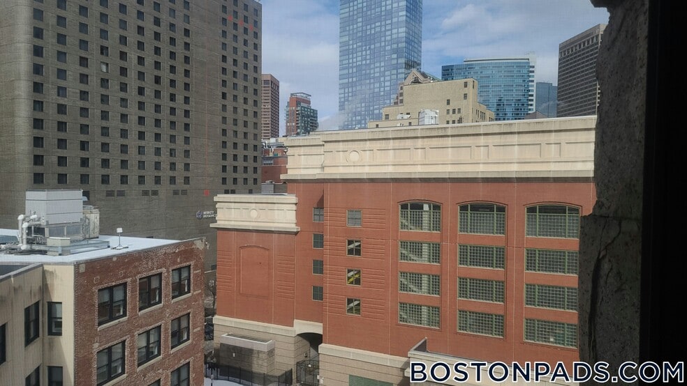 Building Photo - 81 Essex St