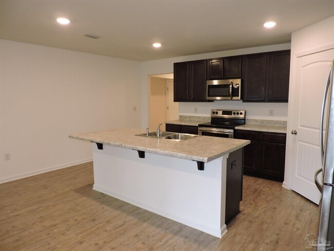Building Photo - 5780 Blackhorse Cir