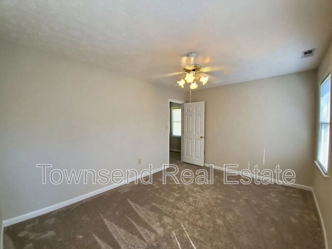 Building Photo - 2012 Fig Ct