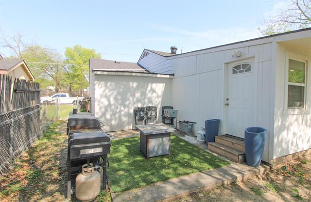 Building Photo - 3119 Eisenhower Dr