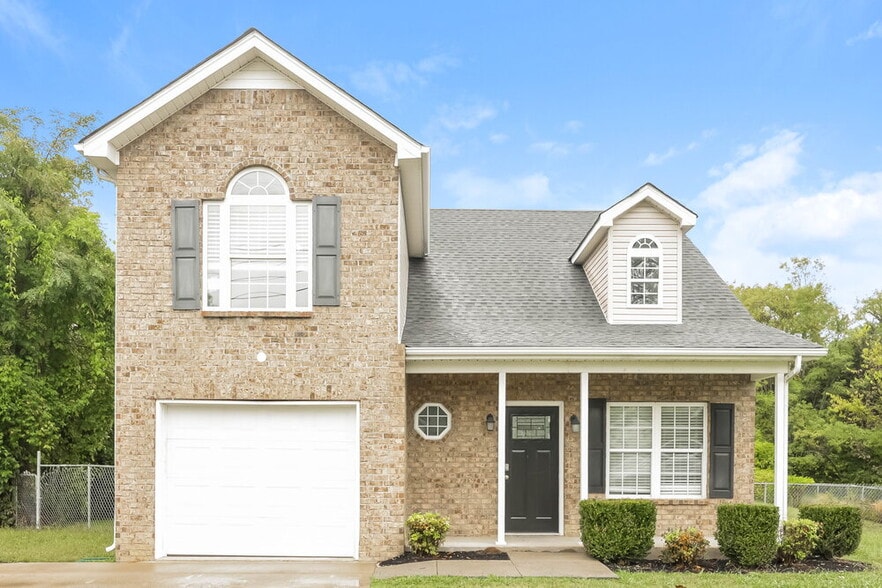 Primary Photo - 636 Zellwood Dr