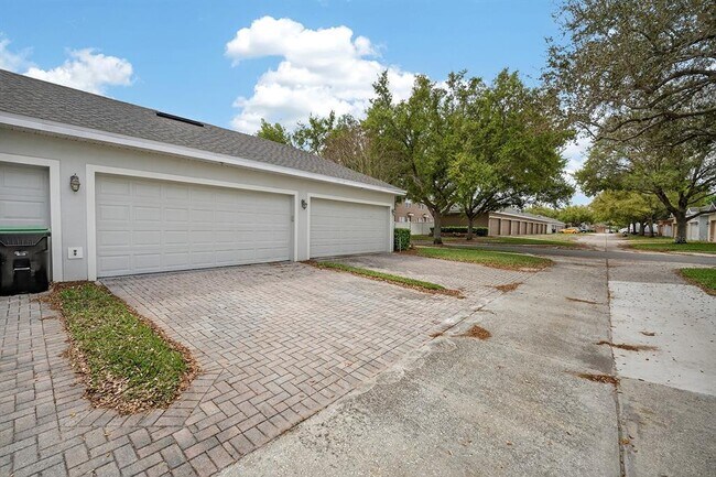 Building Photo - 14239 Avenue of the Groves