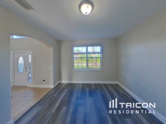 Building Photo - 1822 Sadnet Ln