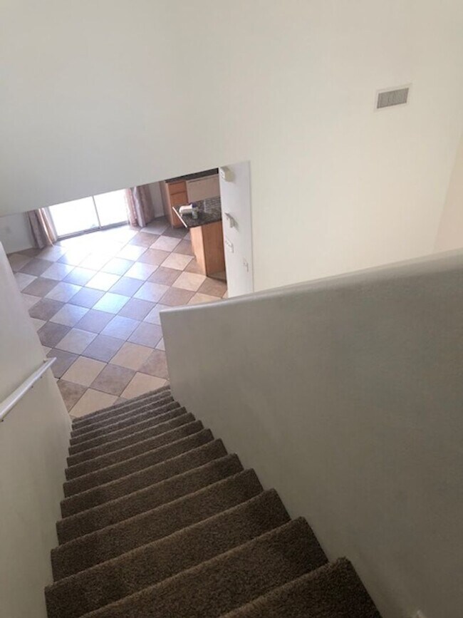 Building Photo - Expansive 3 Bedroom Treat with 2+ Bonus Ro...