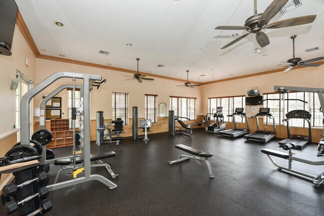 Building Photo - 2570 Gardens Pkwy
