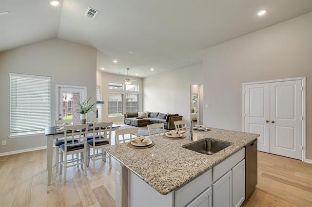 Building Photo - 5513 Deer Run Dr