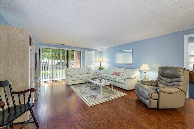 Building Photo - 8 9th St